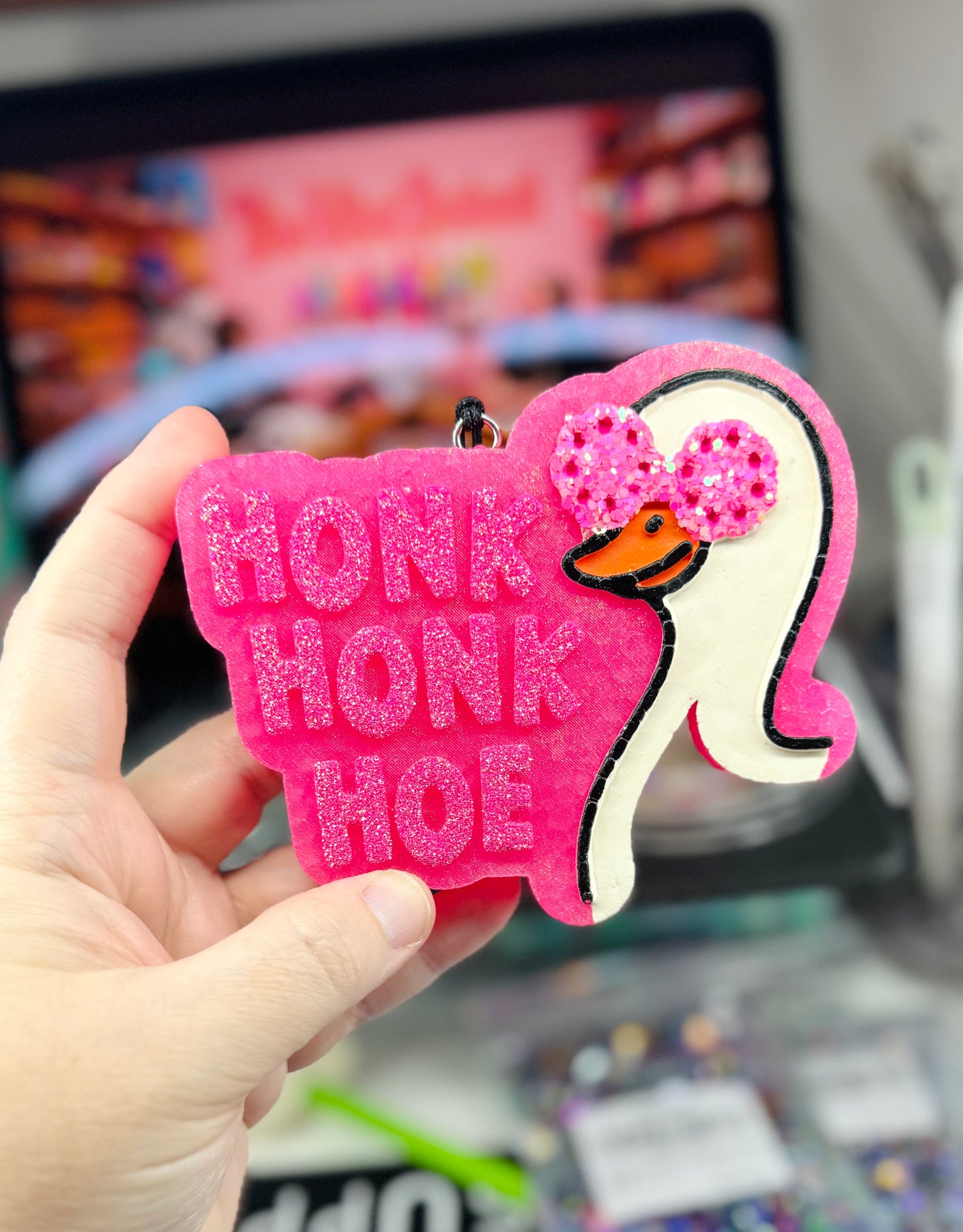 HONK HONK HOE IN PINK SUGAR