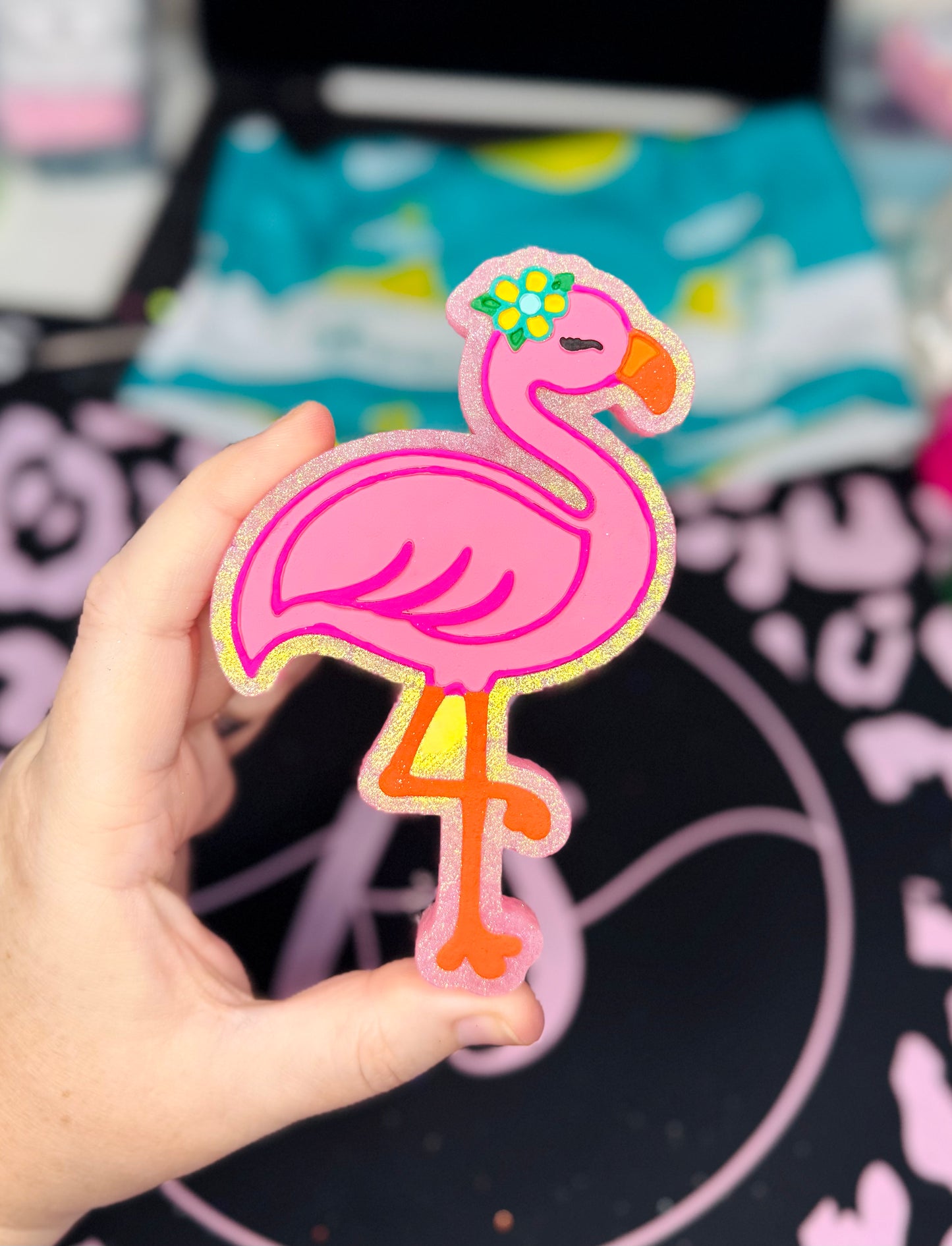 FLAMINGO IN POP THE BUBBLY
