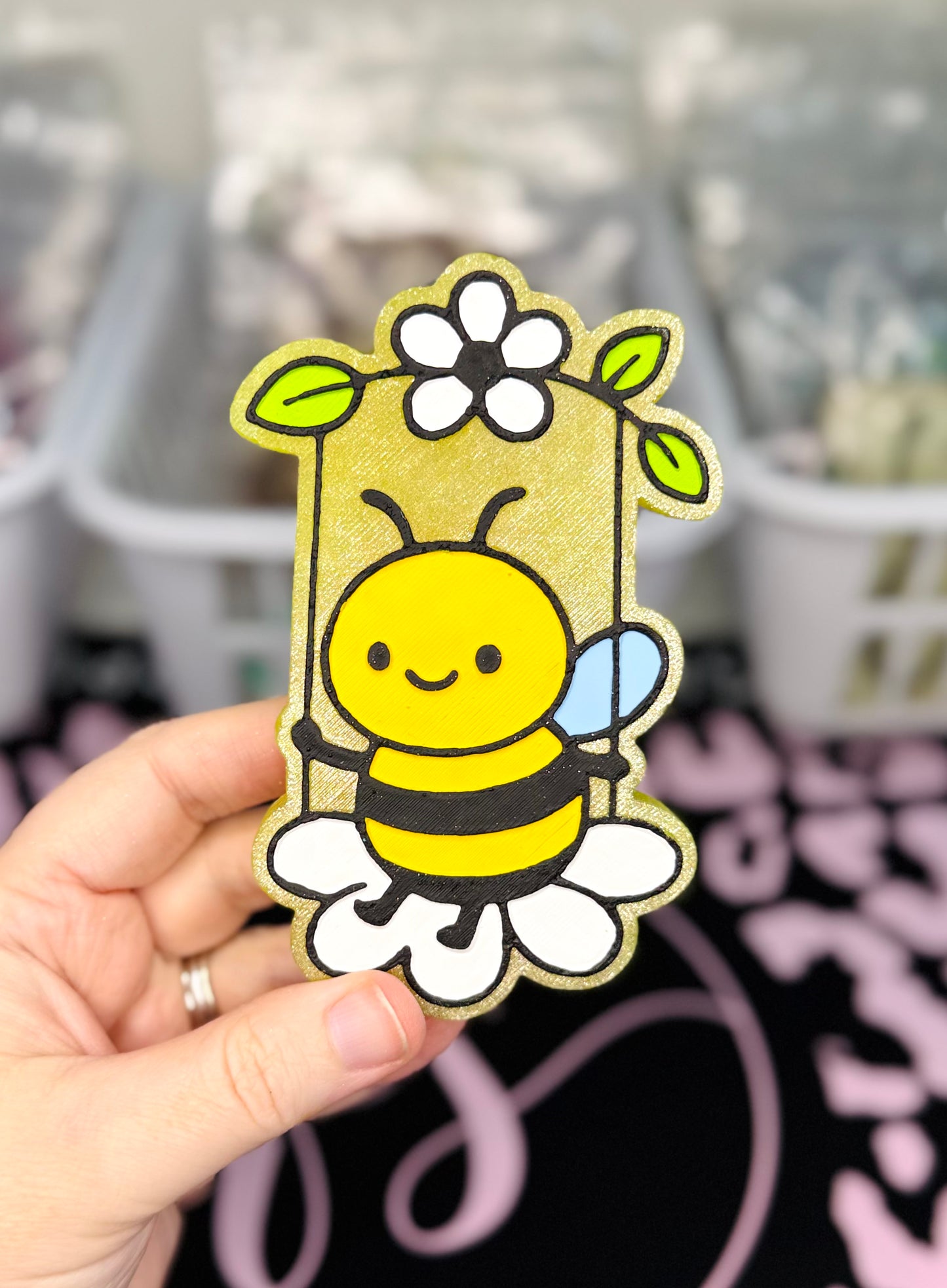 SWINGING BEE IN PALOMINO PRINCESS